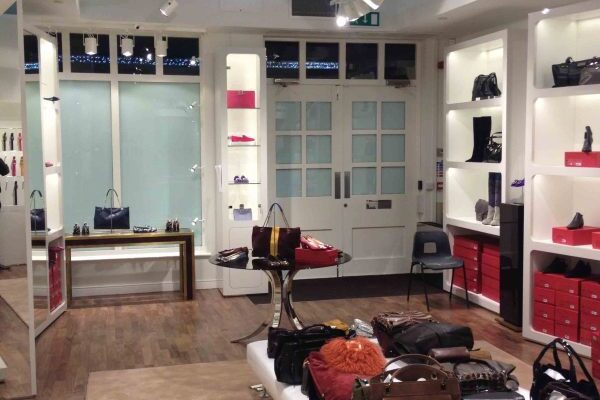 Roger Vivier Luxury Retail Outlet Bicester Image 5