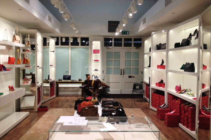 Roger Vivier Luxury Retail Outlet Bicester Thumbnail